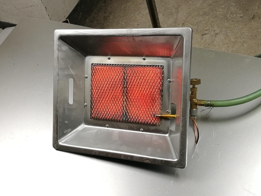 4 Modell Hühnerbrüter Gasheizung LPG NG Biogas Gasbrüter in Geflügel